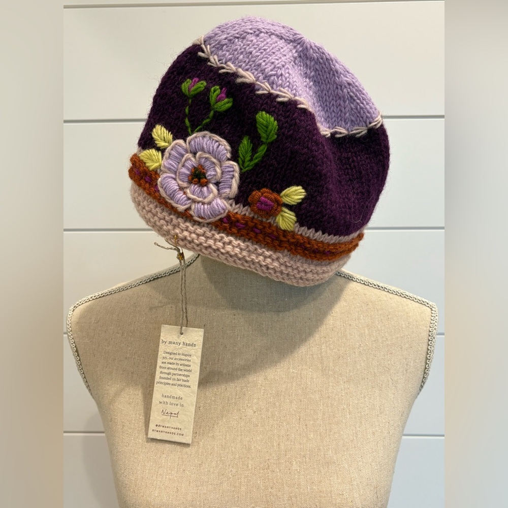 🔥 SOLD 🔥 NWT Purple Floral Knit Wool Hat Fleece Lined Beanie From Nepal